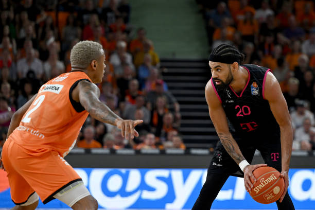 中国足球不 中国足球不