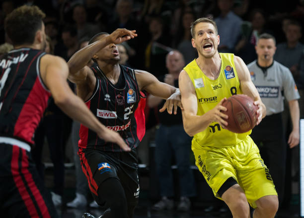 友谊正日益 友谊正日益